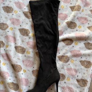 Elegant Black Women's Knee-High Boots